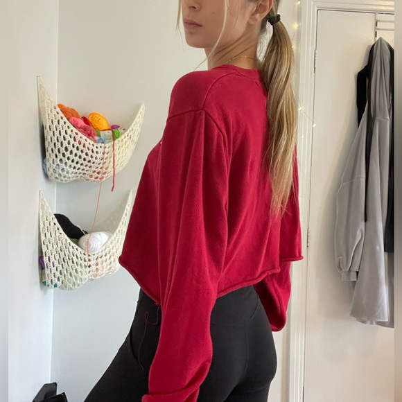 Red crop sweater - Picture 5 of 5